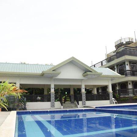 Villa Esmeralda Bryan'S Resort Hotel And Restaurant Palayan City Εξωτερικό φωτογραφία