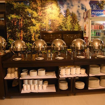 Villa Esmeralda Bryan'S Resort Hotel And Restaurant Palayan City Εξωτερικό φωτογραφία