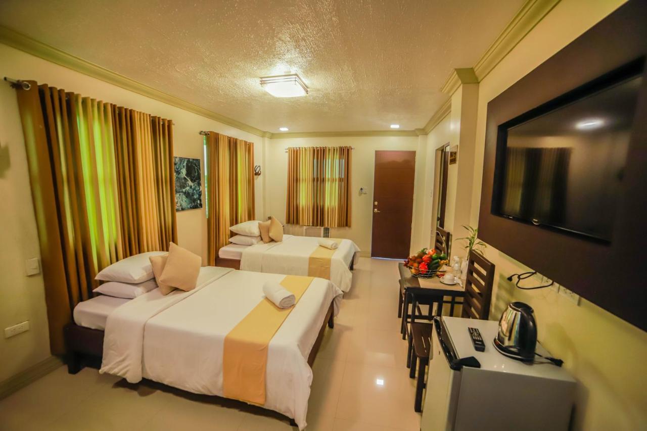 Villa Esmeralda Bryan'S Resort Hotel And Restaurant Palayan City Εξωτερικό φωτογραφία