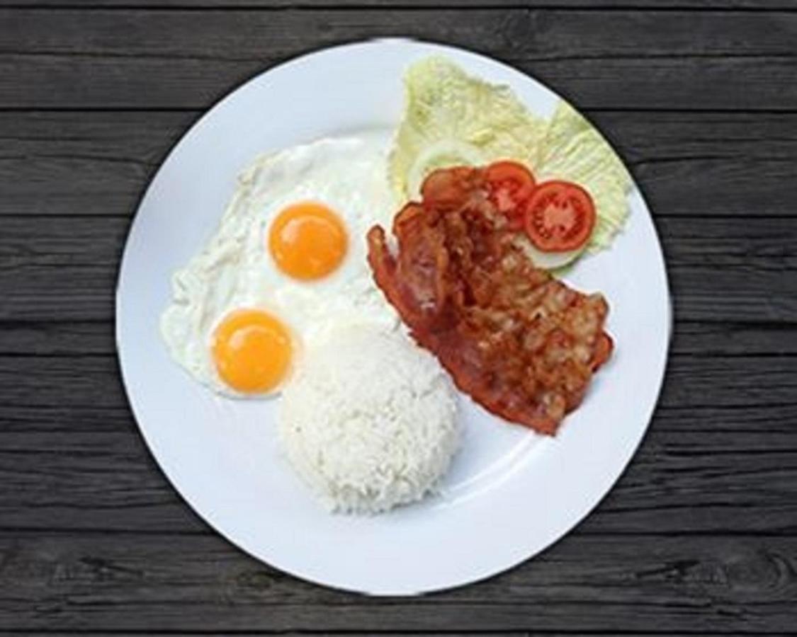 Villa Esmeralda Bryan'S Resort Hotel And Restaurant Palayan City Εξωτερικό φωτογραφία