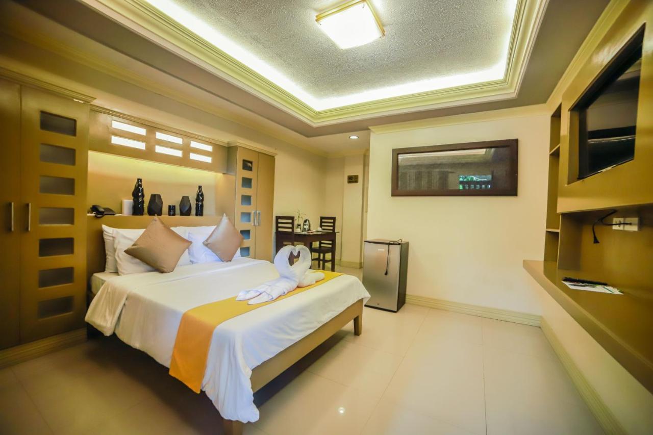 Villa Esmeralda Bryan'S Resort Hotel And Restaurant Palayan City Εξωτερικό φωτογραφία