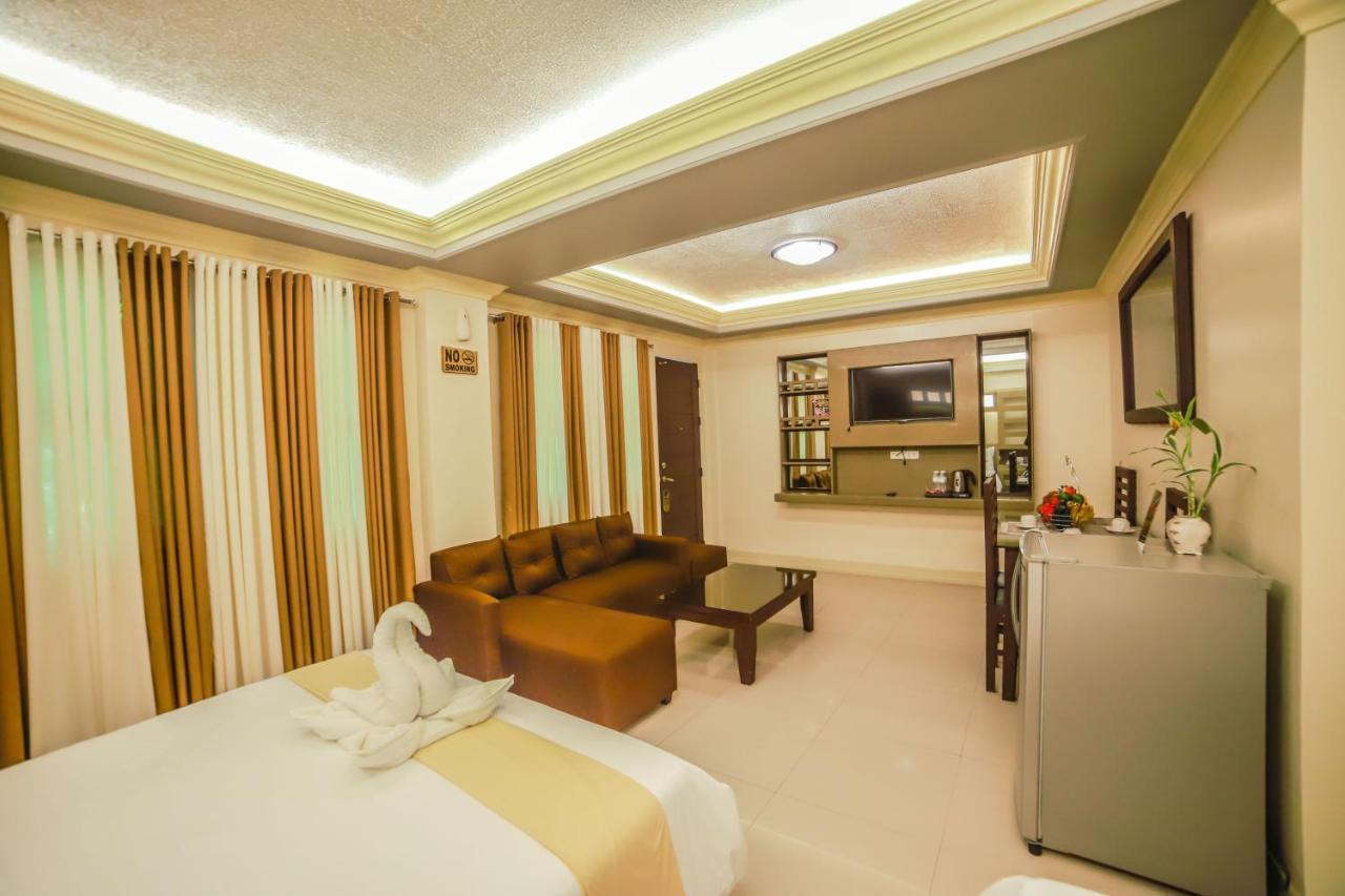 Villa Esmeralda Bryan'S Resort Hotel And Restaurant Palayan City Εξωτερικό φωτογραφία
