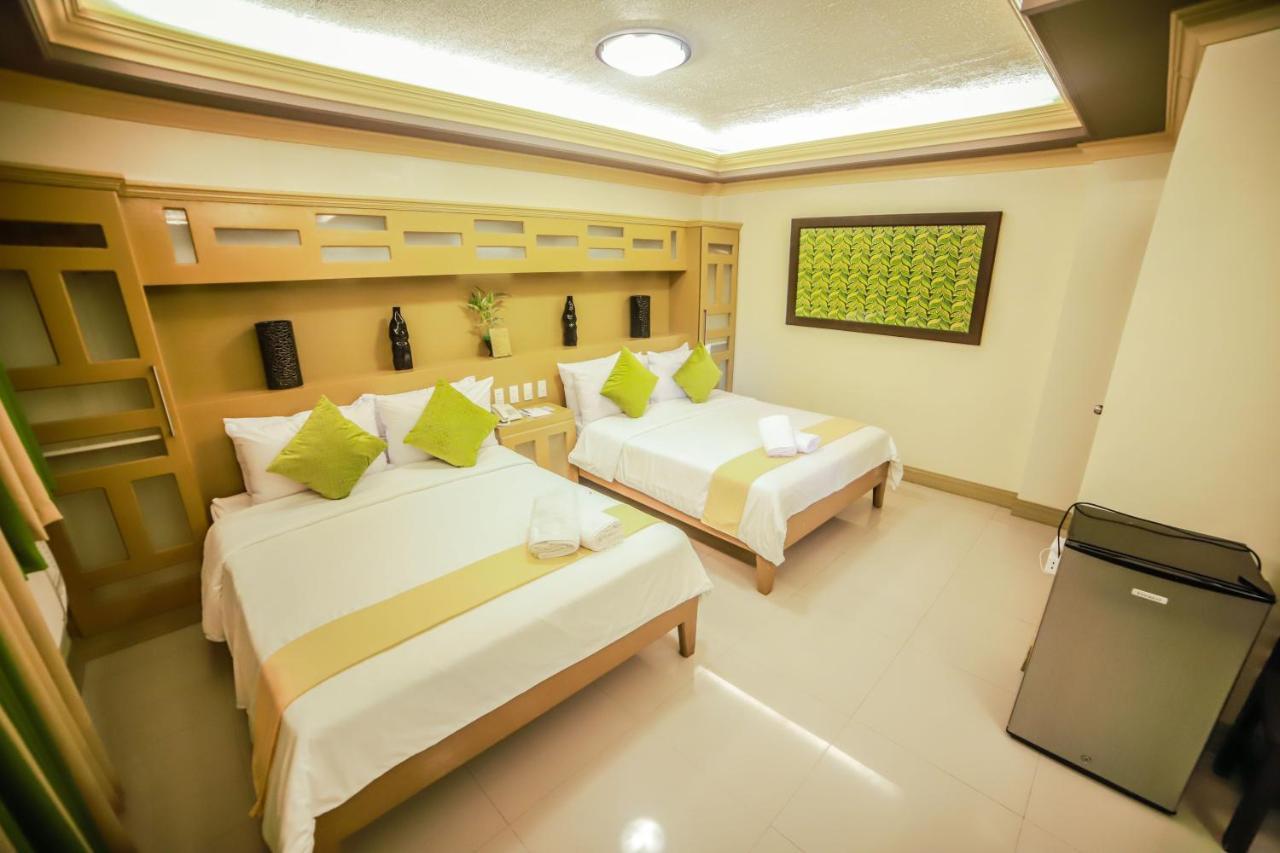 Villa Esmeralda Bryan'S Resort Hotel And Restaurant Palayan City Εξωτερικό φωτογραφία