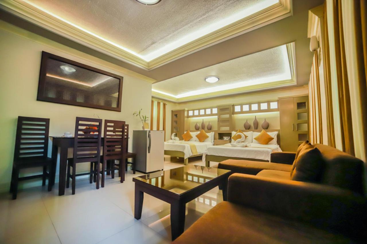 Villa Esmeralda Bryan'S Resort Hotel And Restaurant Palayan City Εξωτερικό φωτογραφία