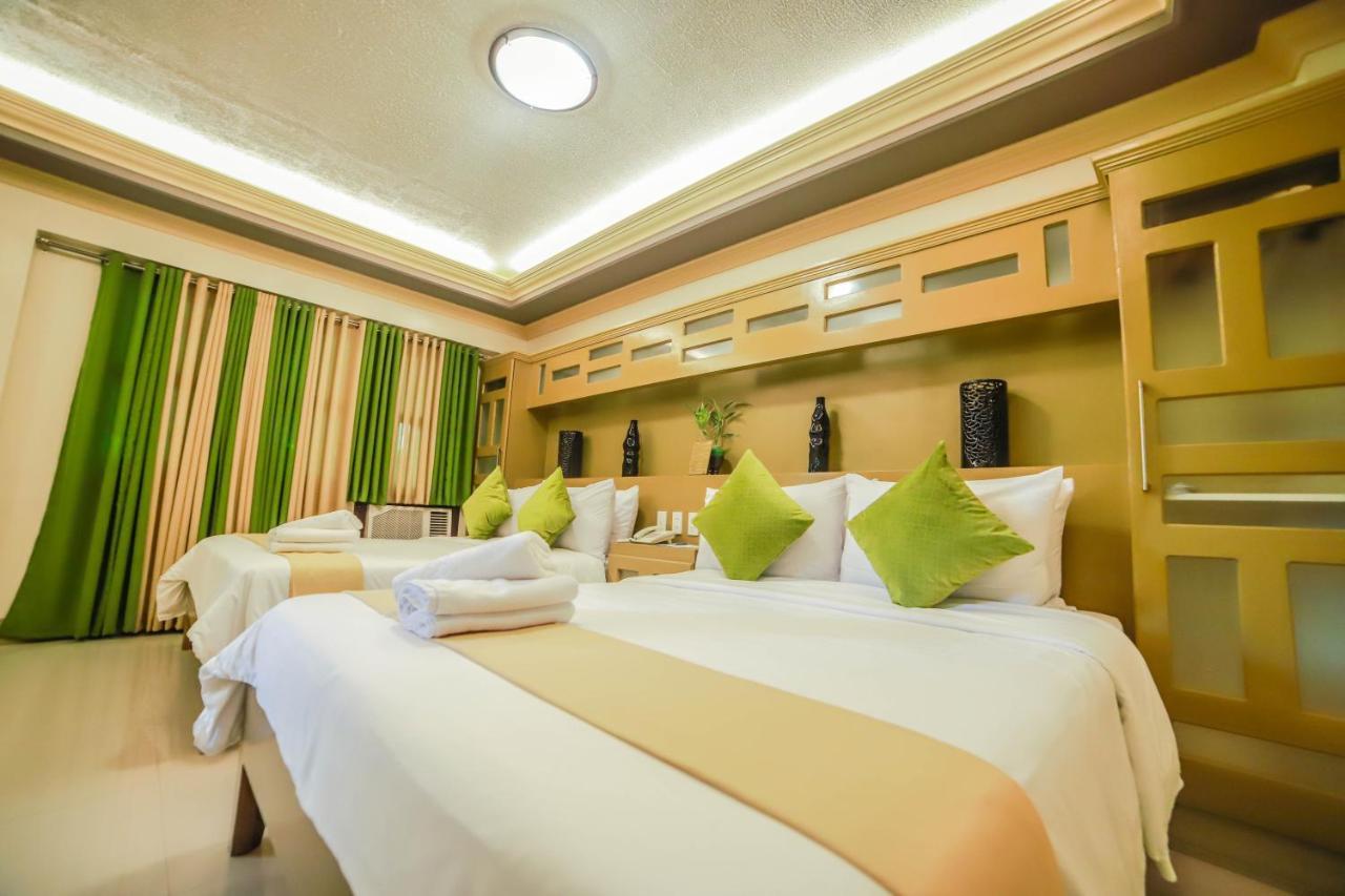 Villa Esmeralda Bryan'S Resort Hotel And Restaurant Palayan City Εξωτερικό φωτογραφία
