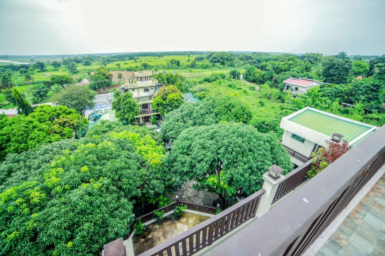 Villa Esmeralda Bryan'S Resort Hotel And Restaurant Palayan City Εξωτερικό φωτογραφία