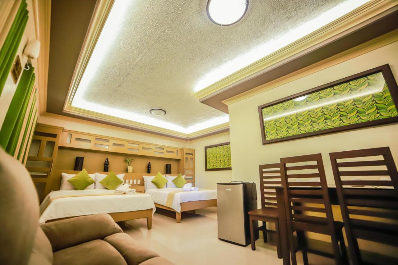 Villa Esmeralda Bryan'S Resort Hotel And Restaurant Palayan City Εξωτερικό φωτογραφία