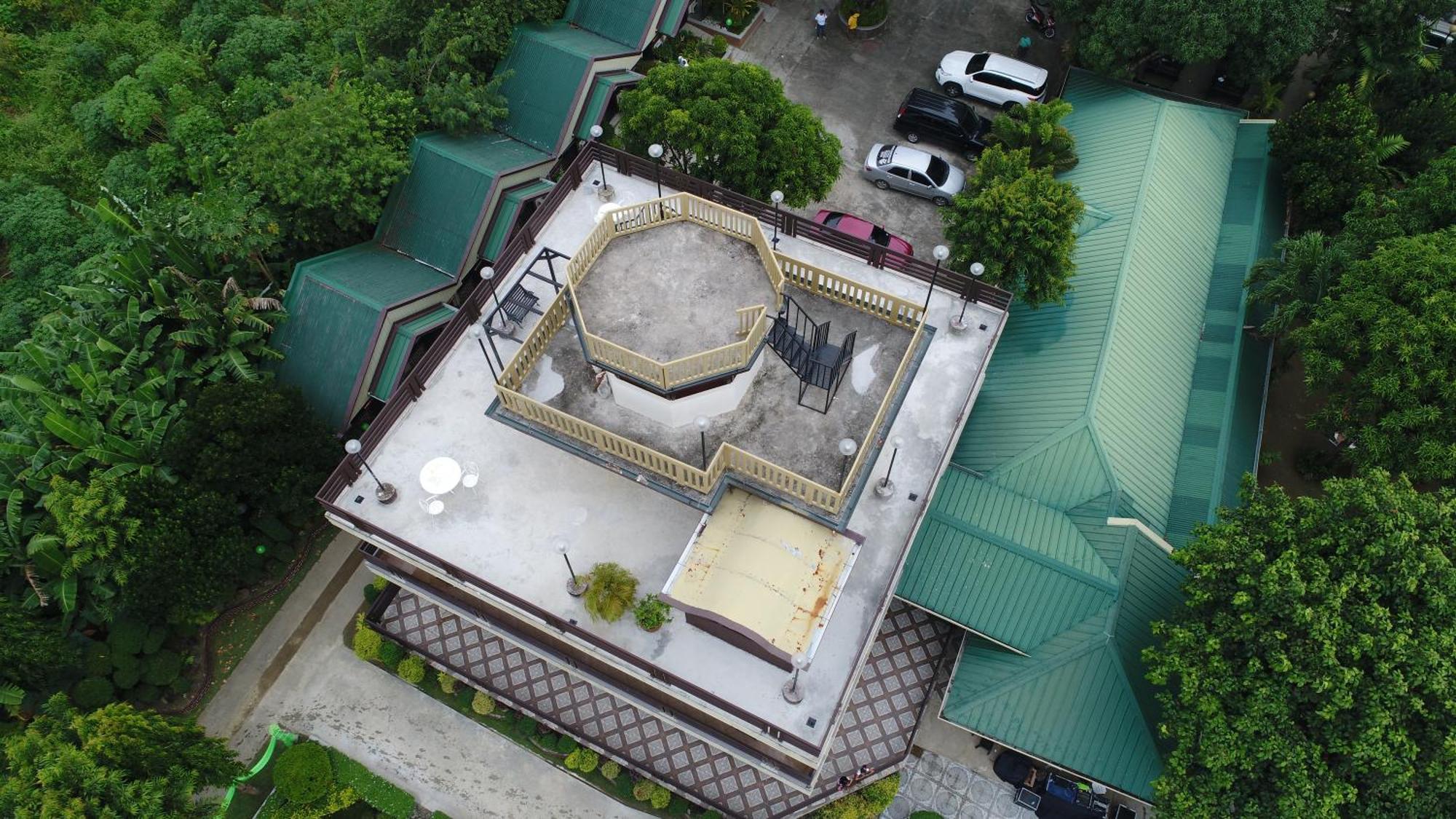 Villa Esmeralda Bryan'S Resort Hotel And Restaurant Palayan City Εξωτερικό φωτογραφία
