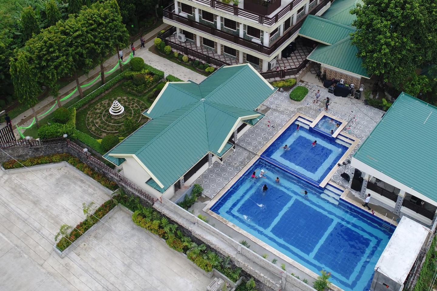 Villa Esmeralda Bryan'S Resort Hotel And Restaurant Palayan City Εξωτερικό φωτογραφία