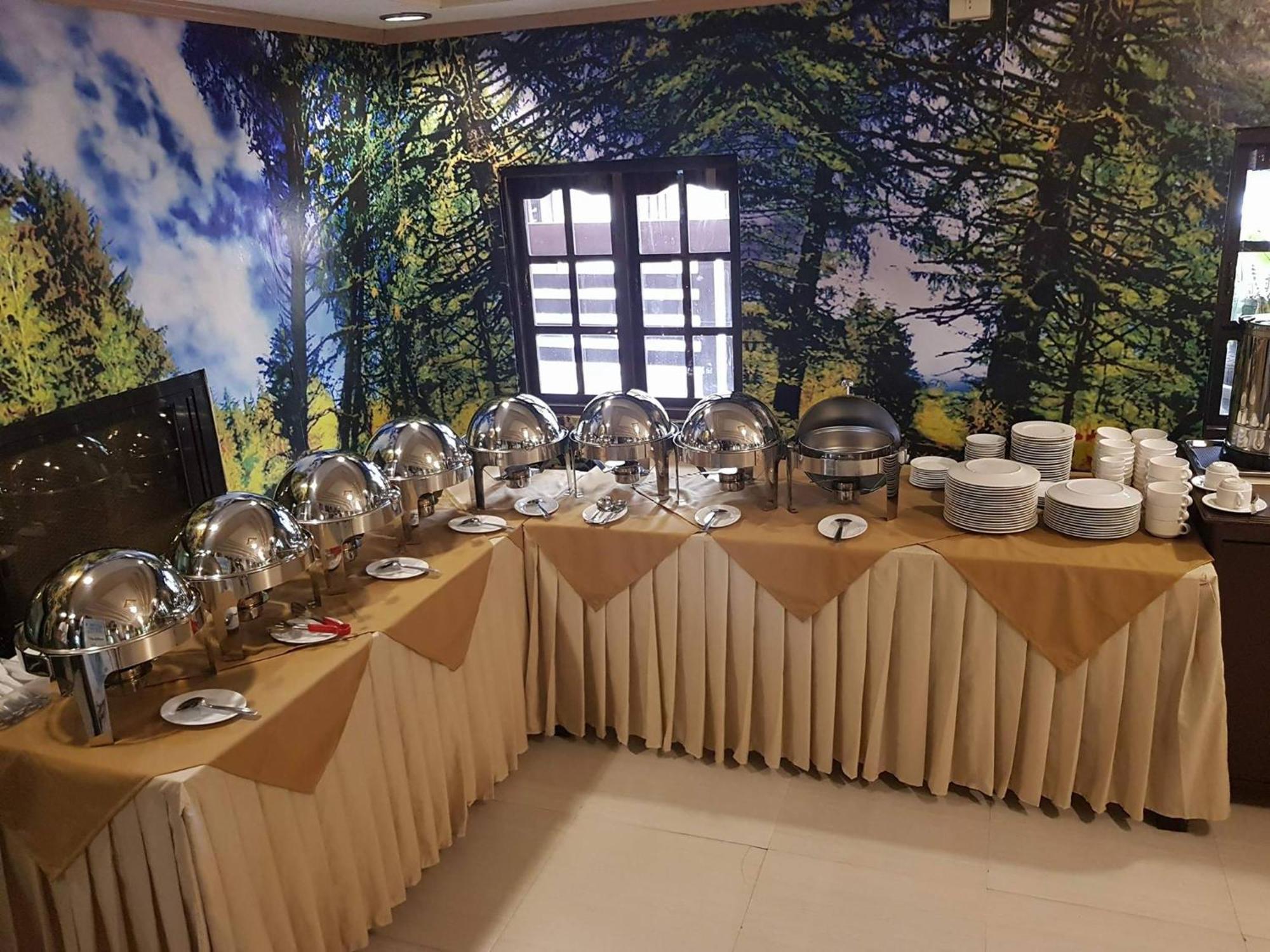 Villa Esmeralda Bryan'S Resort Hotel And Restaurant Palayan City Εξωτερικό φωτογραφία